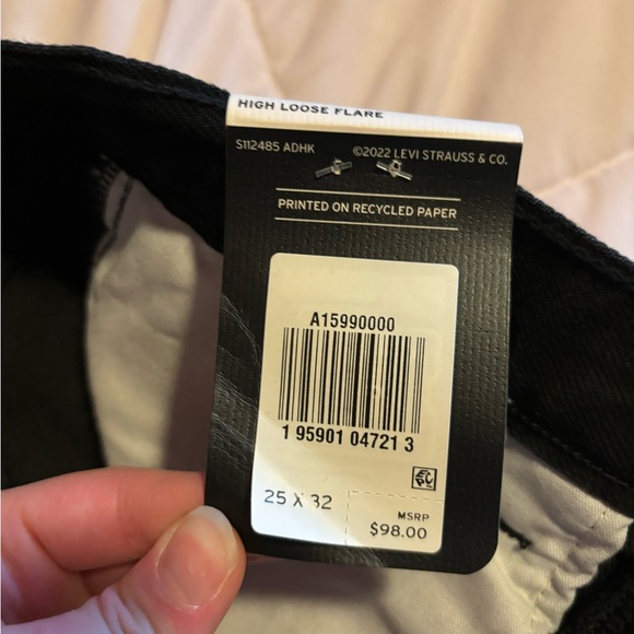 NWT Levi’s High Loose Flare Jeans - Picture 13 of 15